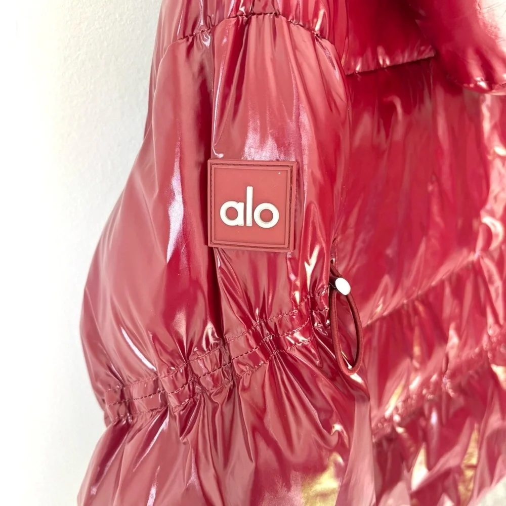 Alo Yoga Stunner Puffer Jacket Cranberry Red Winter Insulated Glossy Oversized